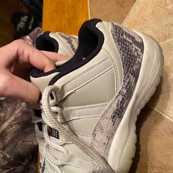 Jordan 11 - Picture 4 of 5